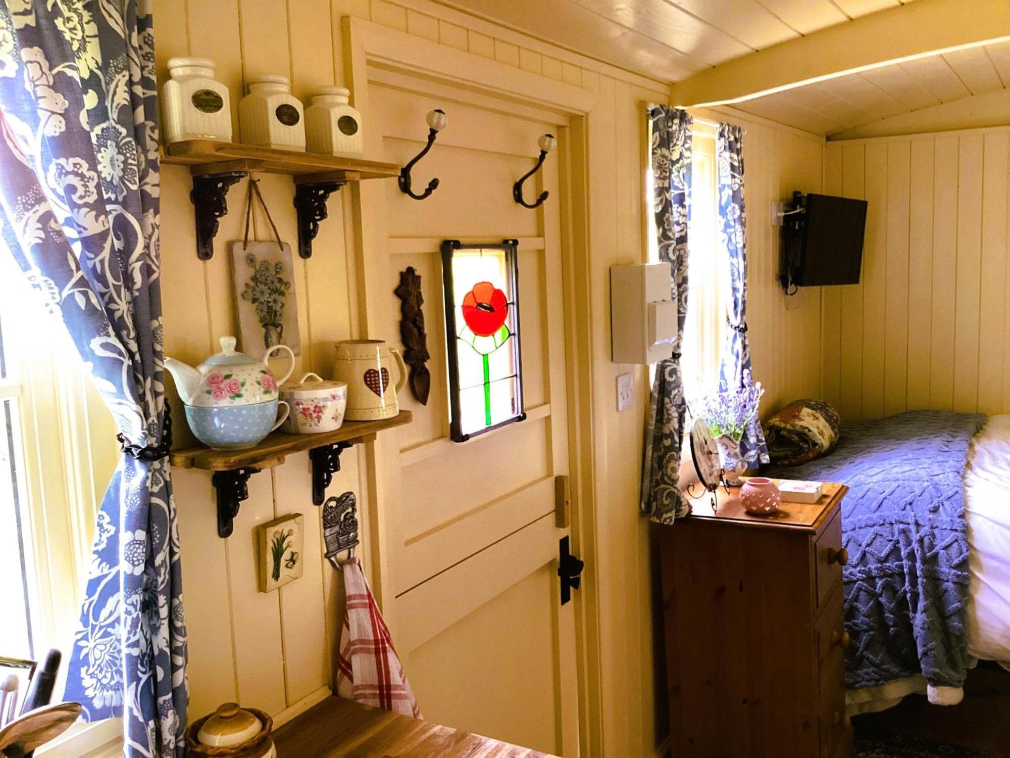 Lilly'S Pad Hotel Bude Bagian luar foto